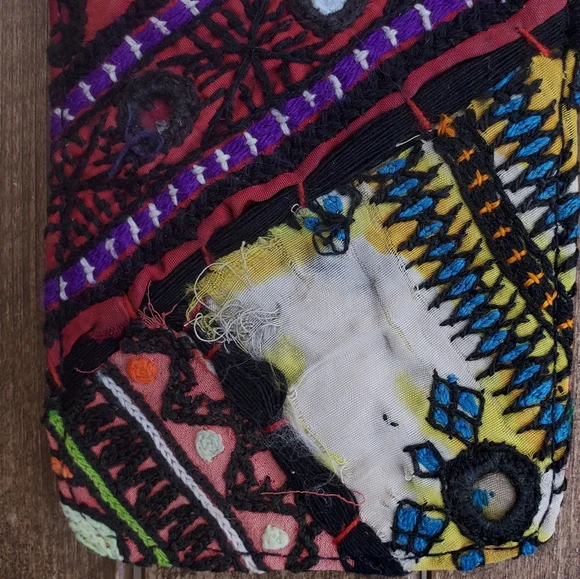 🔮🎱 Free People Boho Embroidered Repurposed vtg banjara hippie Wallet card case - Picture 11 of 12